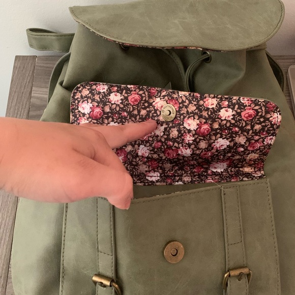 Massini Daily Backpack - Picture 6 of 6